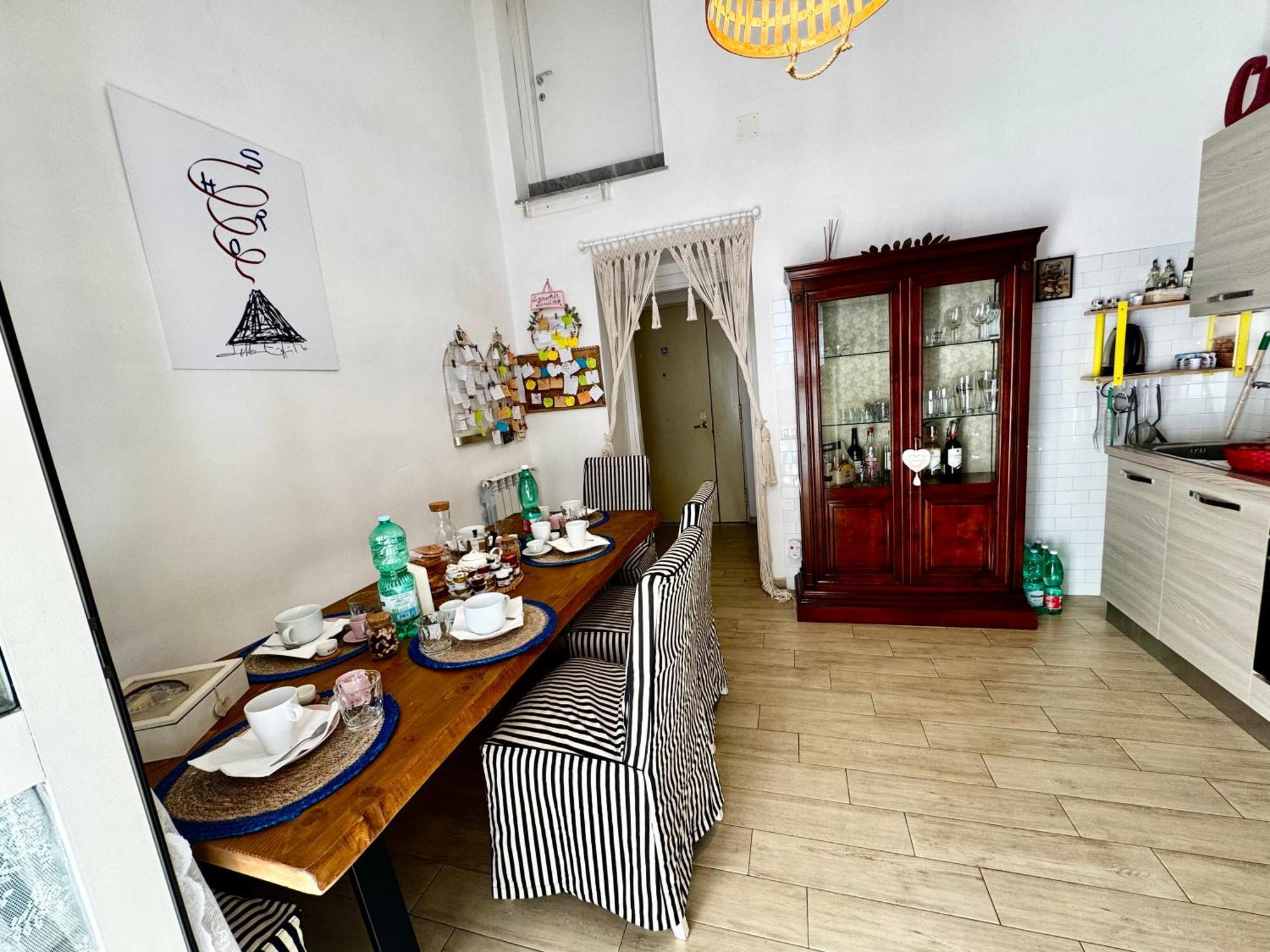 La Casa Di Sarah Aspetta Voi Nápoles Exterior foto