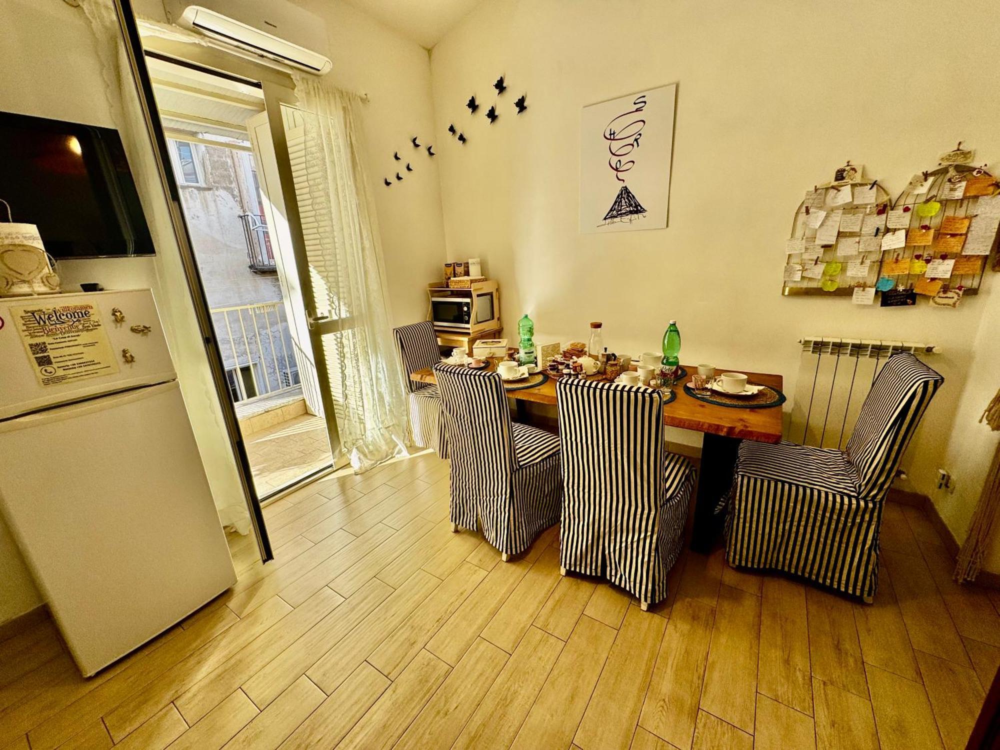 La Casa Di Sarah Aspetta Voi Nápoles Exterior foto